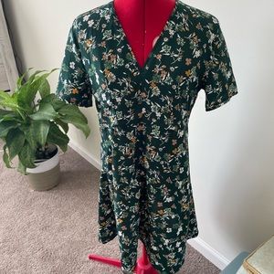 Adorable forest green floral dress